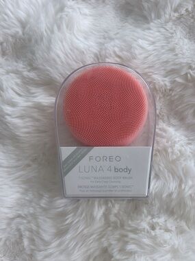 FOREO LUNA 4 Body T‑Sonic Massager — Peach